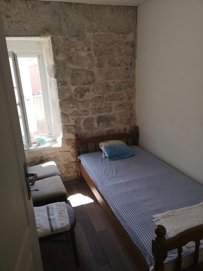 Hostel Michel Будва Екстер'єр фото