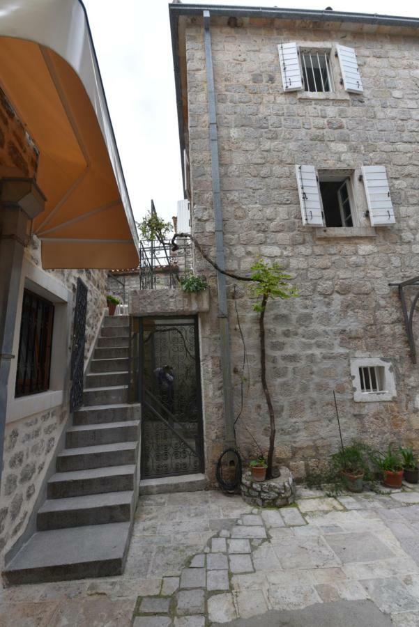 Hostel Michel Будва Екстер'єр фото