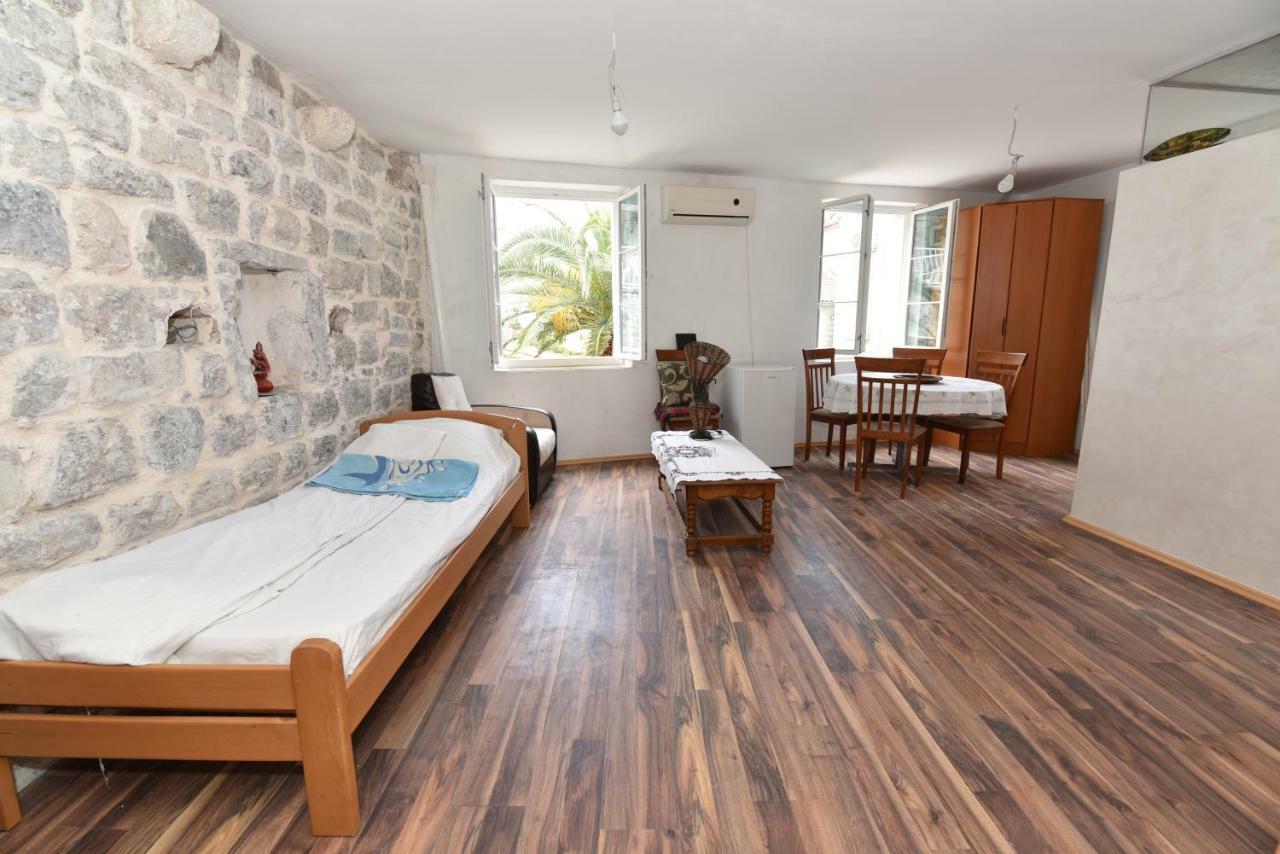 Hostel Michel Будва Екстер'єр фото