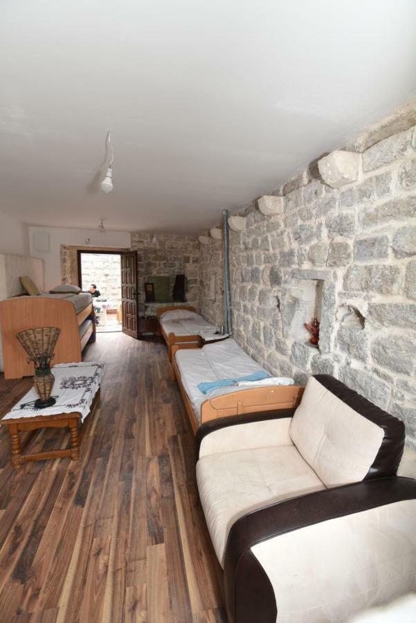 Hostel Michel Будва Екстер'єр фото