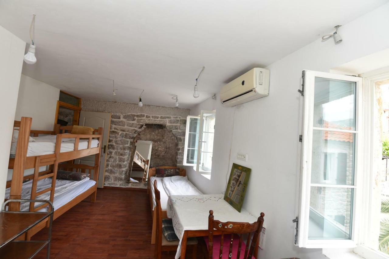 Hostel Michel Будва Екстер'єр фото