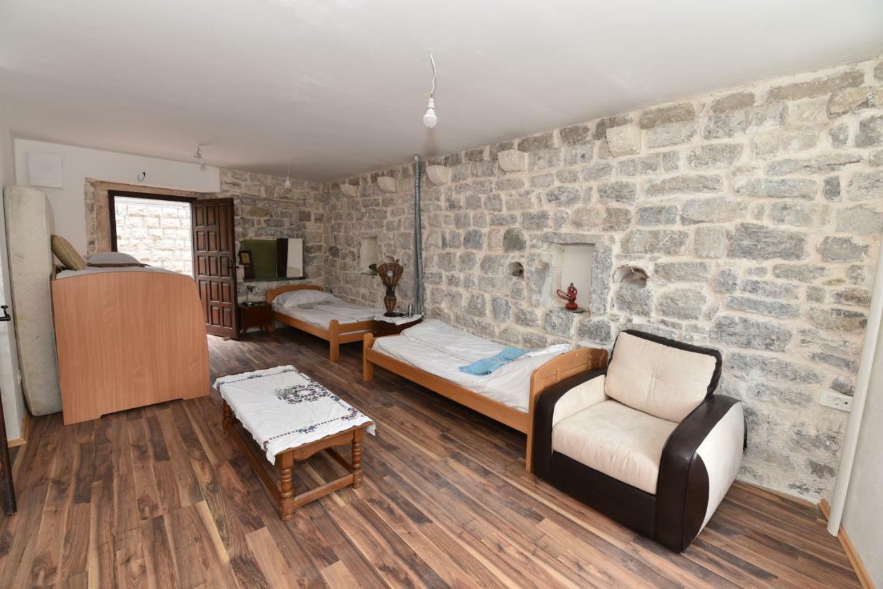 Hostel Michel Будва Екстер'єр фото