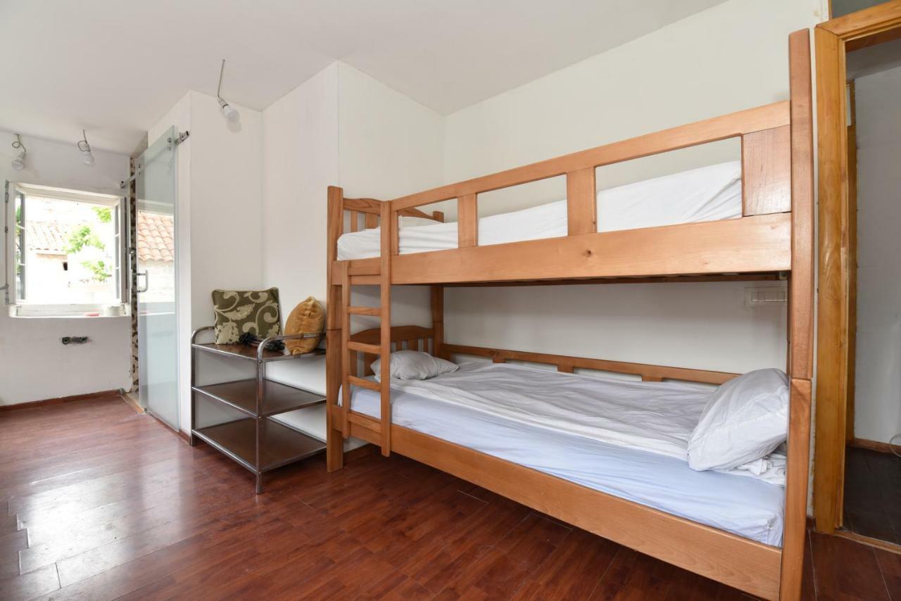 Hostel Michel Будва Екстер'єр фото