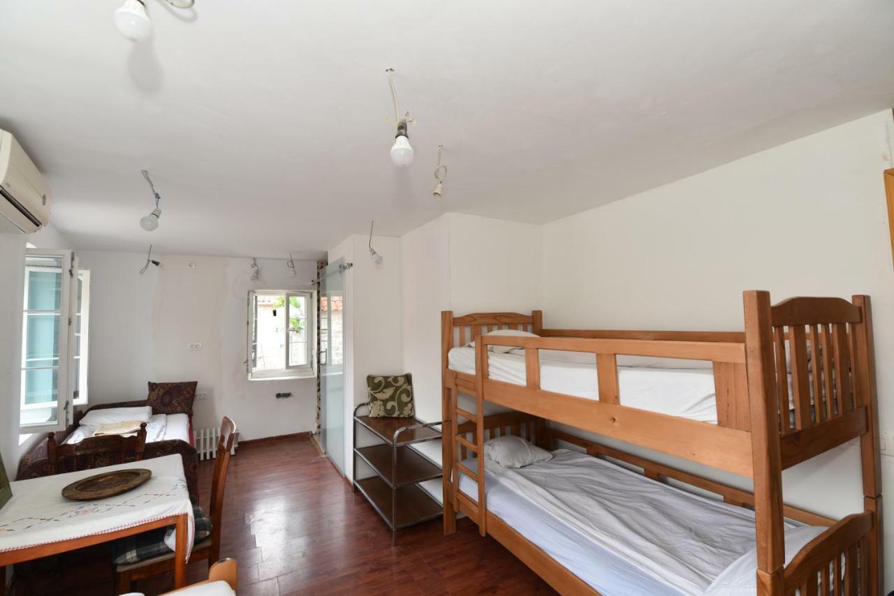 Hostel Michel Будва Екстер'єр фото
